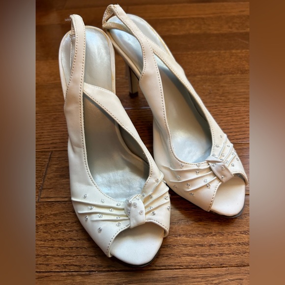 White Heels - Picture 4 of 4